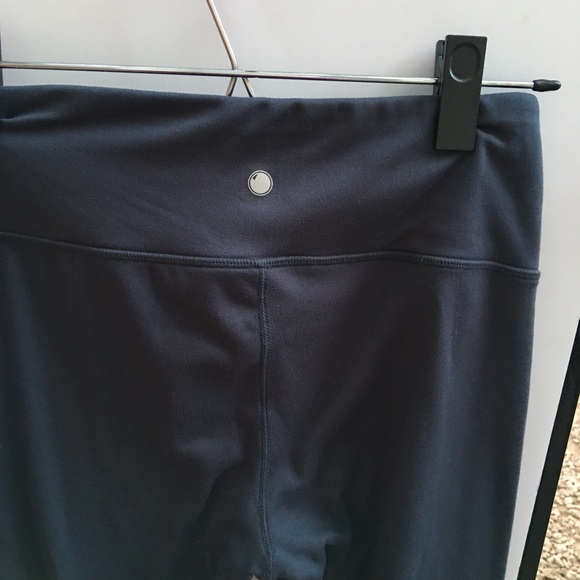 Yogalicious grey/ dark blue workout leggings small - Picture 5 of 6